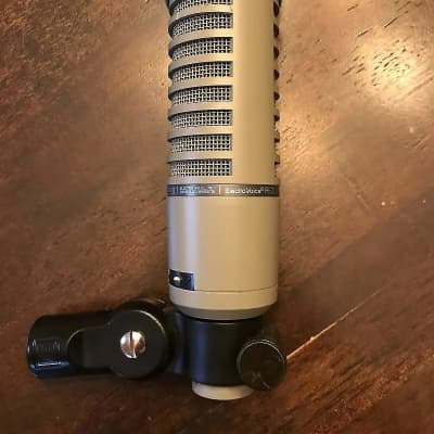 EV Electro Voice RE20 Dynamic Microphone Large Diaphragm Mic -open -perefecto -in-box!