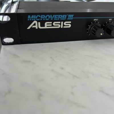 Alesis MicroVerb III 16-Bit Digital Reverb and Delay 1991 - 1996 - Black image 2