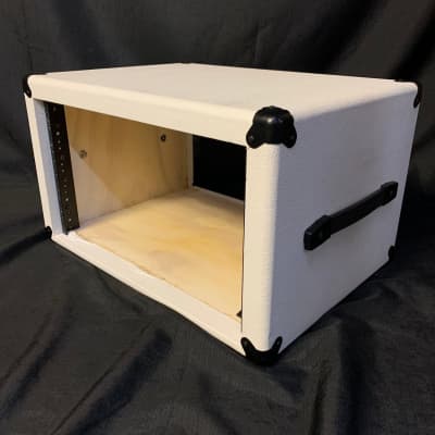 Used Mission Engineering 6U White Rack Case w/ Carrying Bag