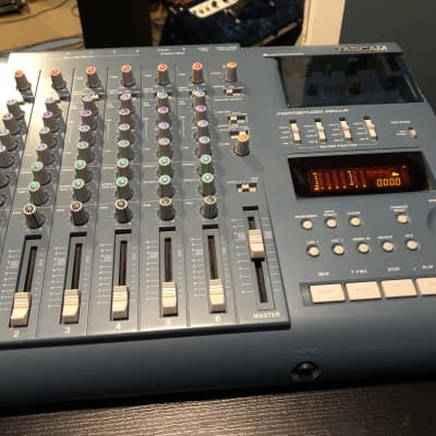 Tascam 424 MkIII Portastudio