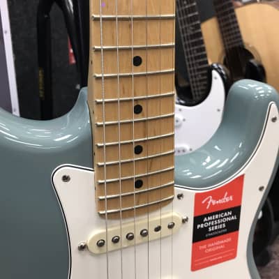 Fender American Professional Series Stratocaster Sonic Grey image 3