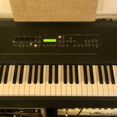 Yamaha KX8 Midi/USB Studio Keyboard Controller 88 Weighted