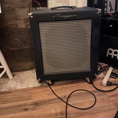 Ampeg Rocket Bass Model B-100R 100-Watt 1x15