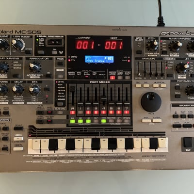Roland MC-505 Groovebox 1998 - 2002 - Gray