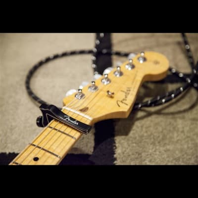 Fender Dragon Capo in Cast Aluminum for Acoustic or Electric Guitar - Black image 5