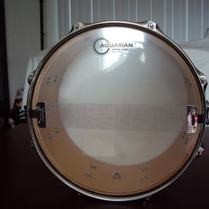 Pearl 13x6 maple snare drum image 4