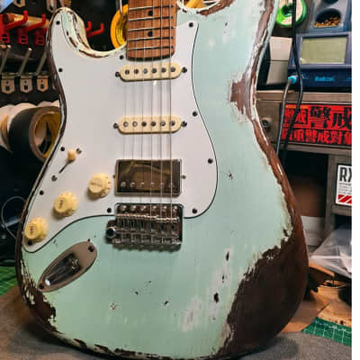 Relic'd Left handed Stratocaster - Surf Green Relic image 2