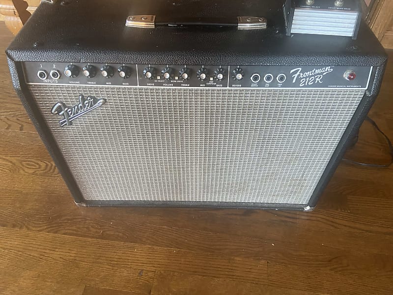 Fender Frontman 212R 2-Channel 100-Watt 2x12