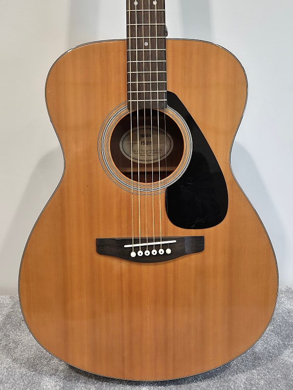 Yamaha FS-311 Acoustic Guitar - Spruce Top, Nato Back