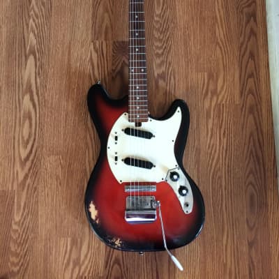 Vintage 1970s Memphis Mustang Electric Guitar Sunburst Mojo Sunburst Japan Fender image 2
