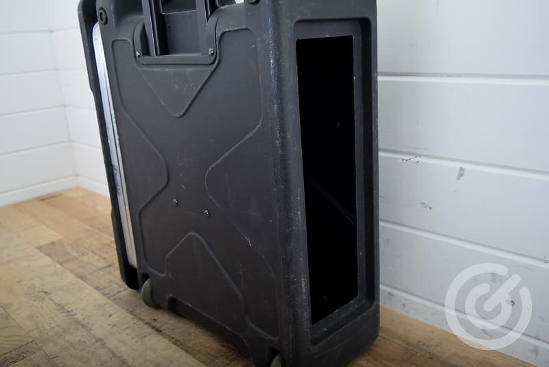 配信機器・PA機器・レコーディング機器 SKB 1SKB-RLX3 3U Roll-X Rack Case SKB 1SKB-RLX3 3U Roll-X Rack Case - Sierra Cases