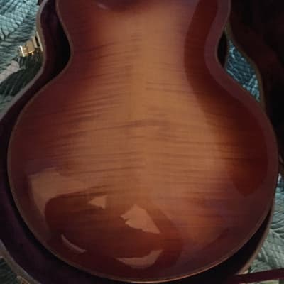 2003 Tom Bills Natura Deluxe archtop in sitka spruce/big leaf maple w/ Ameritage Gold Series Case image 2