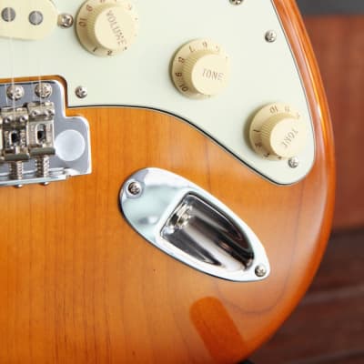 Fender American Performer Stratocaster Honey Burst Electric Guitar image 4