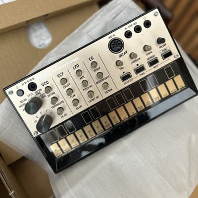 Korg Volca Keys Analog Loop Synthesizer 2013 - Present - Gold/Black