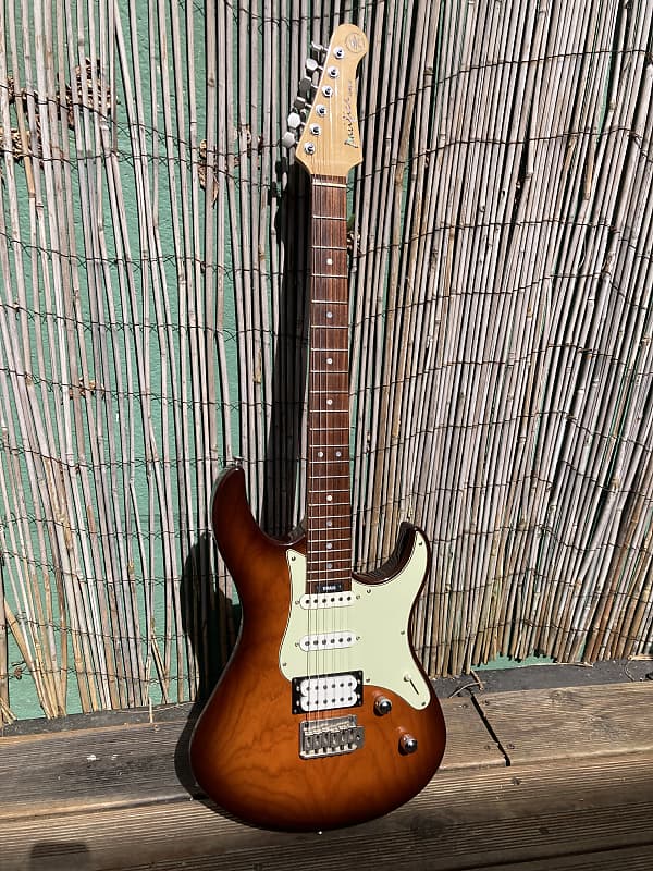 ギター YAMAHA Pacifica PAC904M warmoth neck Yamaha Pacifica 904 | Specifications