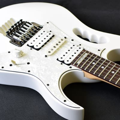 Ibanez JEM-555 WH Steve Vai Signature White | Reverb Canada