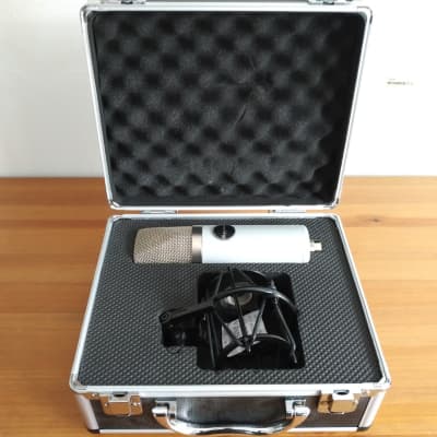 Mojave MA-201fet Large Diaphragm Cardioid Condenser Microphone