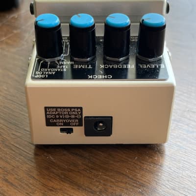 BOSS DD-8 Digital Delay Pedal : Amazon.ca: Musical