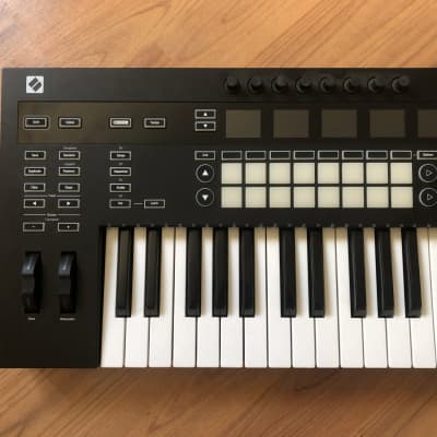 Novation ReMOTE 61 SL MKIII MIDI Controller image 4