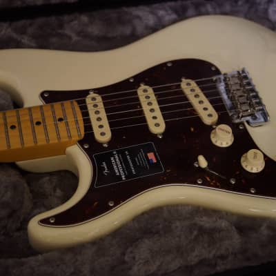 Fender AM Pro 11 Left Hand Stratocaster Olympic white image 4