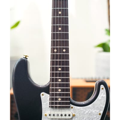 Suhr Classic S Dealer Select Limited Run - Black Pearl Metallic w/White Pearl Pickguard, Match Painted Headstock, Gold Hardware & SSCII System image 3