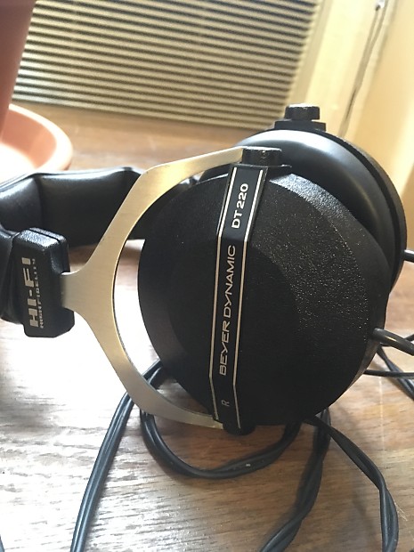 Beyerdynamic DT220