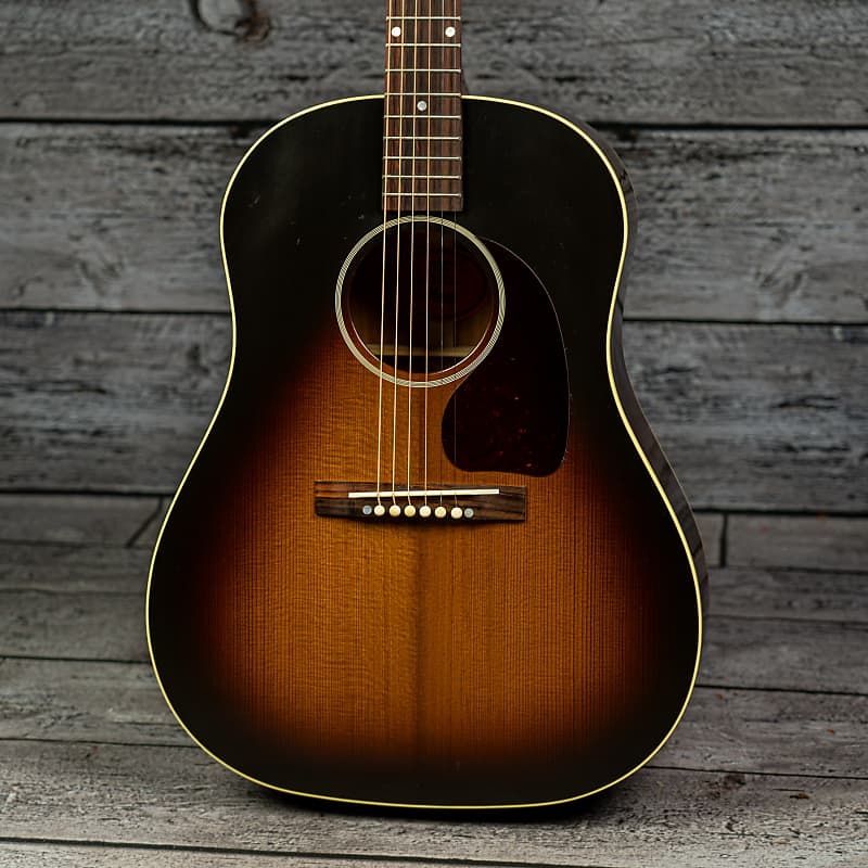 Gibson j-45 banner thin finish カスタムショップ Gibson Custom Shop 1942 Banner J-45 Vintage Sunburst 4.00