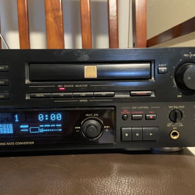 JVC XL-R5000 3-CD + 1-CD-R/RW recorder/changer w/ Remote JVC XL-R5000 3-CD + 1-CD-R/RW recorder/changer w/ Remote