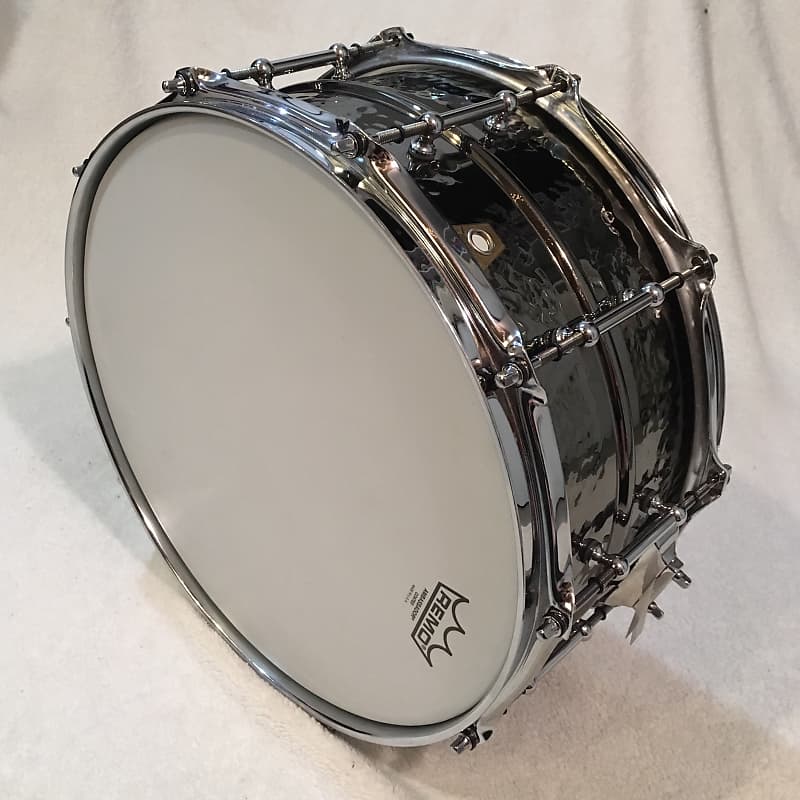 Ludwig LB417KTWM Hammered Black Beauty 6.5x14" Brass Snare Drum with Tube Lugs and P-86 Millennium Strainer image 3