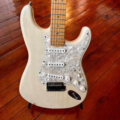 Fender American Deluxe Stratocaster 1999 - 2003 | Reverb