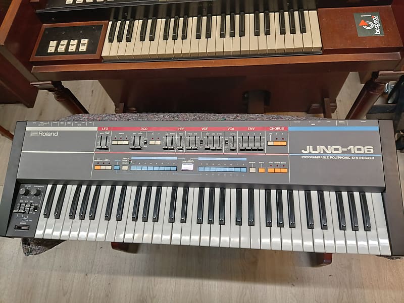 Roland Juno-106 61-Key Programmable Polyphonic Synthesizer 1984