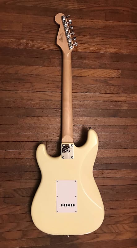 Squier Bullet Stratocaster Hardtail Electric Guitar 2001 Red