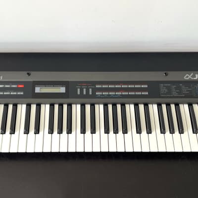 Roland Alpha Juno-2 61-Key Programmable Polyphonic Synthesizer 1985 - 1988 - Black