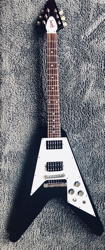 1991 Gibson Flying V 67' & 刻印ナンバードPAF Gibson USA '67 Flying V 1991 - Classic White | Tone Wolf