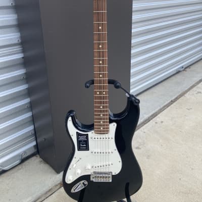 Fender Player Stratocaster Strat Left-Handed with Pau Ferro Fretboard 2019 - Present - Black left handed lefty electric guitar image 3