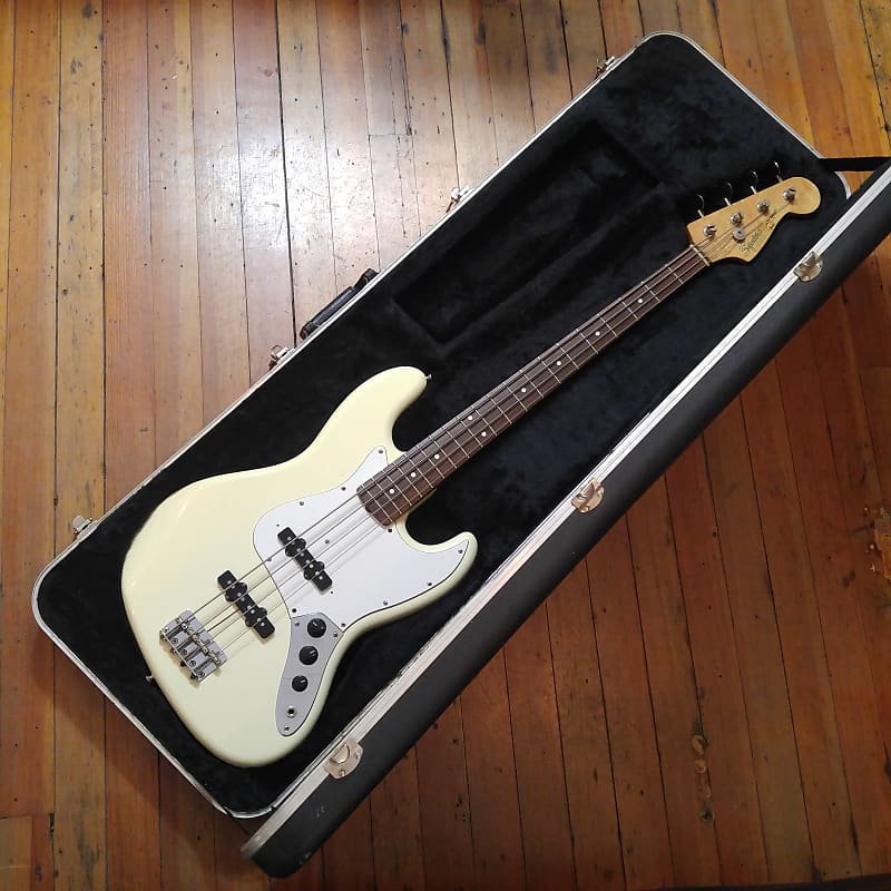 Squier Jazz Bass Made in Japan 1985 Cream #E852930