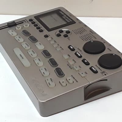 Zoom RT-323 RhythmTrak Drum Machine MIDI Bass Mixer