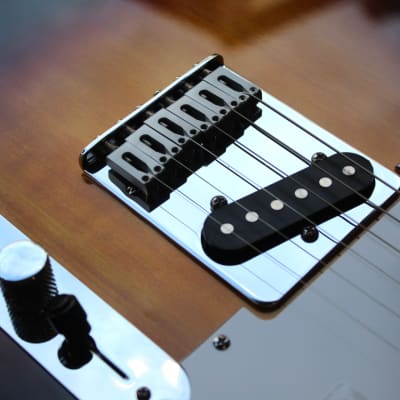 FENDER Standard Telecaster , Laurel, 3 Tone Sunburst, 3, 49 KG image 4