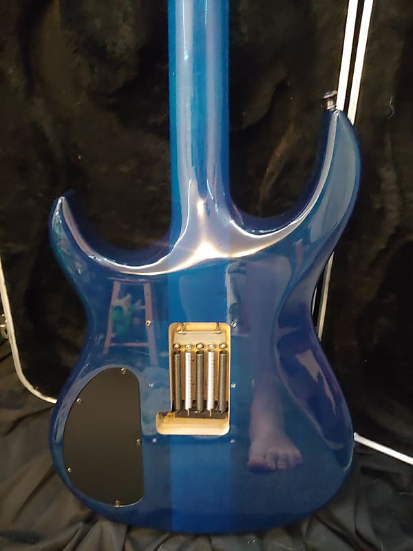 CARVIN DC135 custom colorエレキギター c.1993 Carvin DC-135, Super Light! Neck-Thru, Clean! We Ship