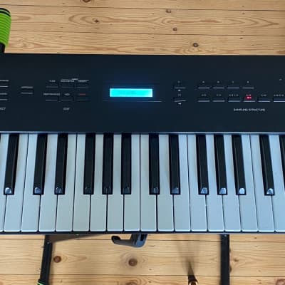 Roland S-10 49-Key Digital Sampling Keyboard 1986 - 1989 - Black