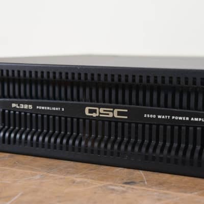 QSC PL325 Powerlight 3 Series Two-Channel Power Amplifier CG00P2L image 3