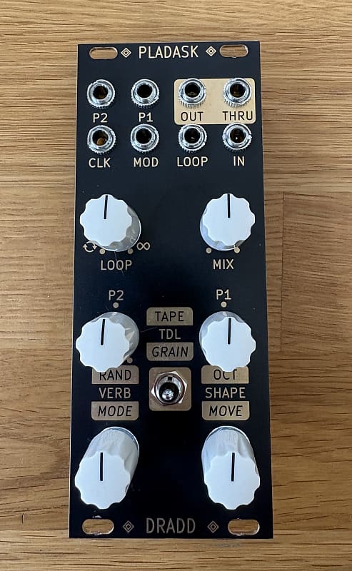 日本最大の Pladask Reverb | Black - Dradd Elektrisk 鍵盤楽器