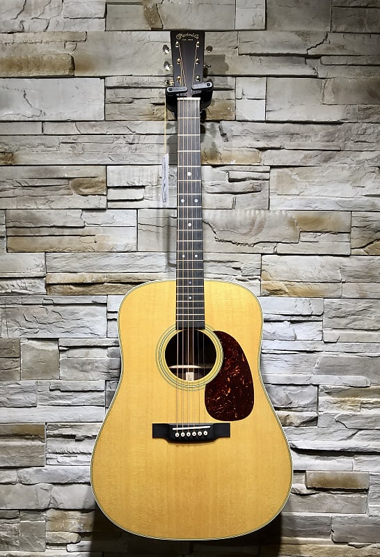 Martin Standard Series D-28 Dreadnought Acoustic Guitar 2021 Natural image 1