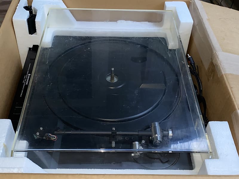 Kenwood KD-5100 turn table in box  			