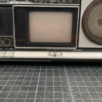 Emerson XLC450A 4.5 B&W Portable Tv Stereo fm-am Radio Stereo Cassette Recorder image 5