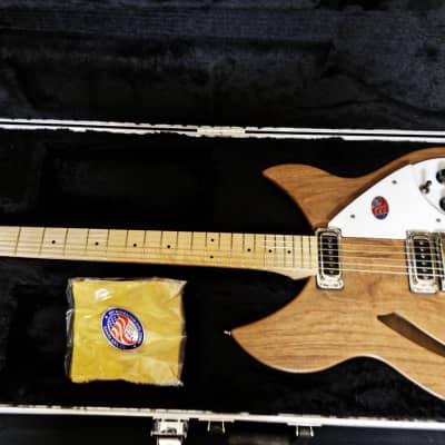 Rickenbacker 330W - Walnut including Case image 1