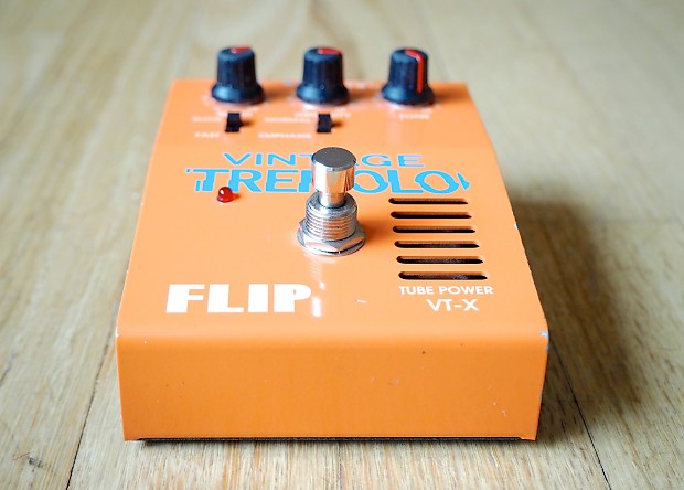 Guyatone VT-X Vintage Tremolo Tube Powered Guitar Effect