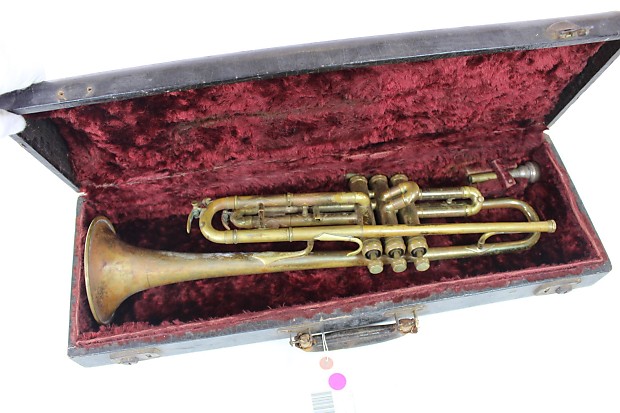 Vega Advanced Triumphal Peashooter Trumpet NICE