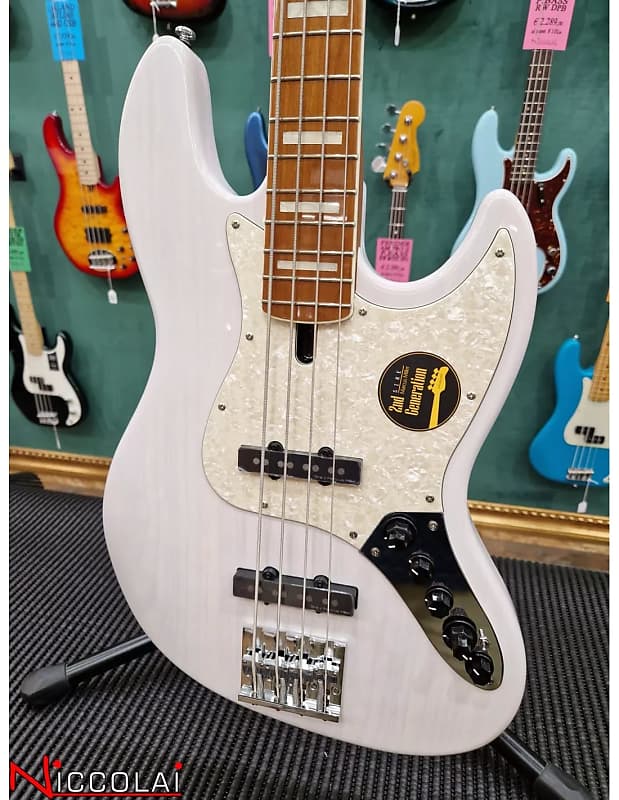 MARCUS MILLER V8 4 White Blonde | Reverb