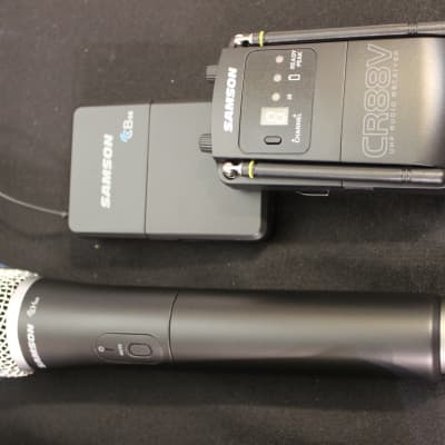 Samson Concert 88 Camera Combo System (D Band) with Q8 Hand Mic and LM10 lav Mic Open Box image 4